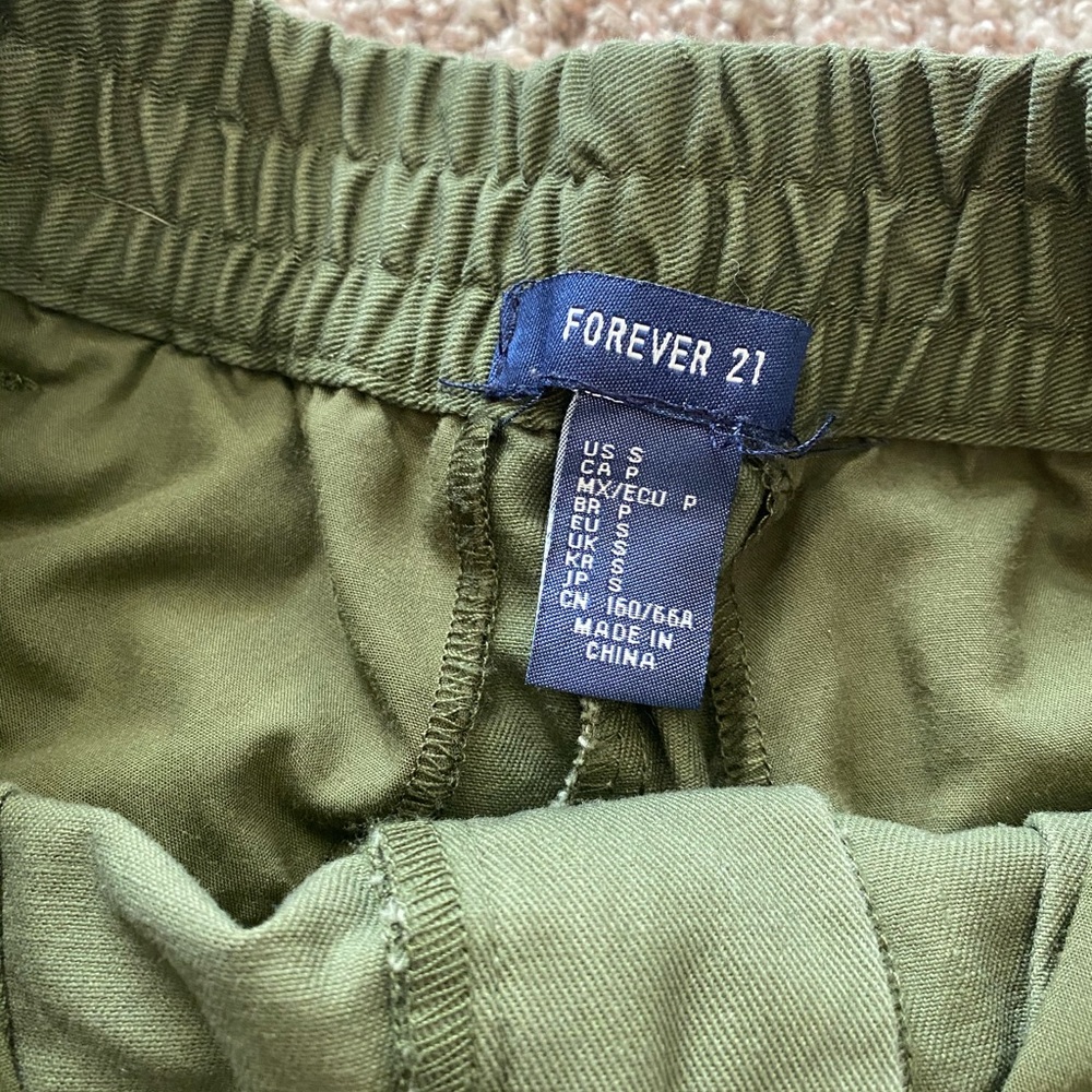 Olive Button Short - Picture 3 of 3